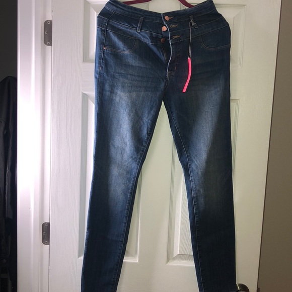 Jeans - Picture 1 of 2
